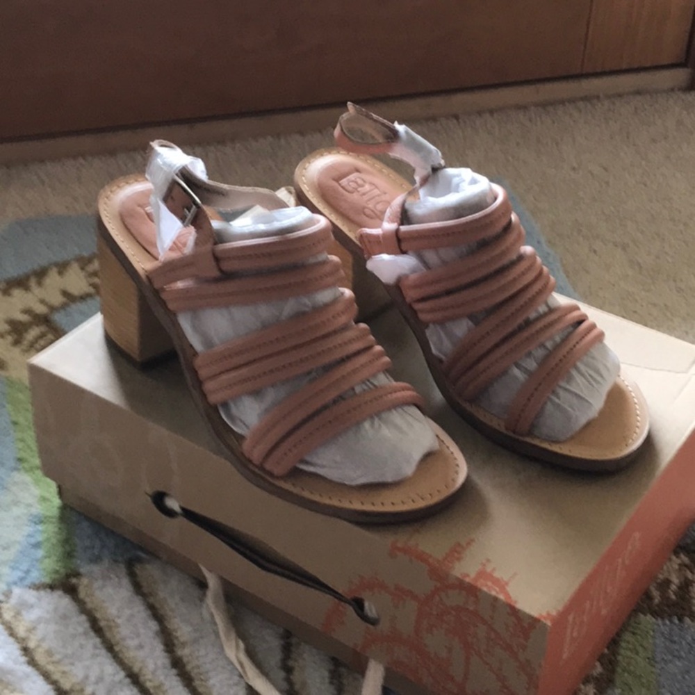 Womens Latino sandals
